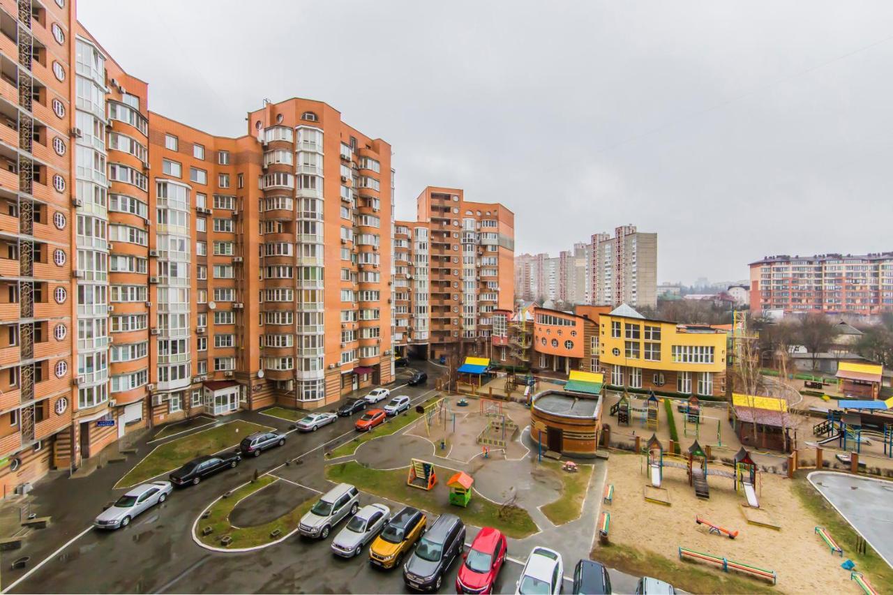 Комфортная Двухкомнатная Квартира Возле Метро Академгородок キエフ エクステリア 写真